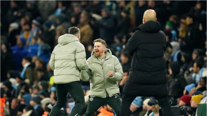 McFarlane, interino del Chelsea, se revuelve cuando le cuestionan sobre su cualificación: "Me gané el respeto"