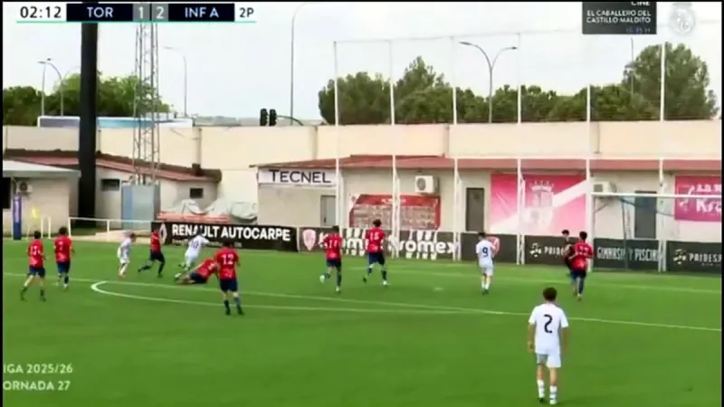 El golazo 'a lo Maradona' y viral de Saúl Aranda, otro talento de La Fábrica