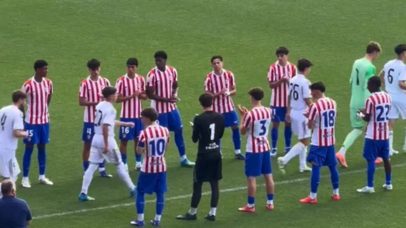 Señorío del Atlético: pasillo al Real Madrid tras la Youth League