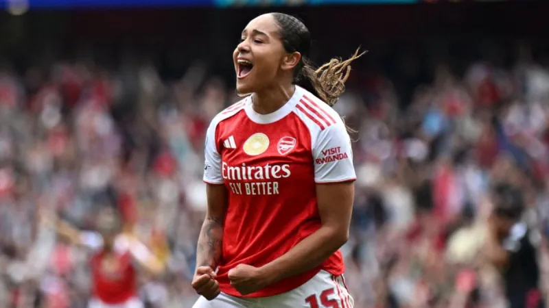 El Arsenal se aprovecha de los errores del OL Lyonnes