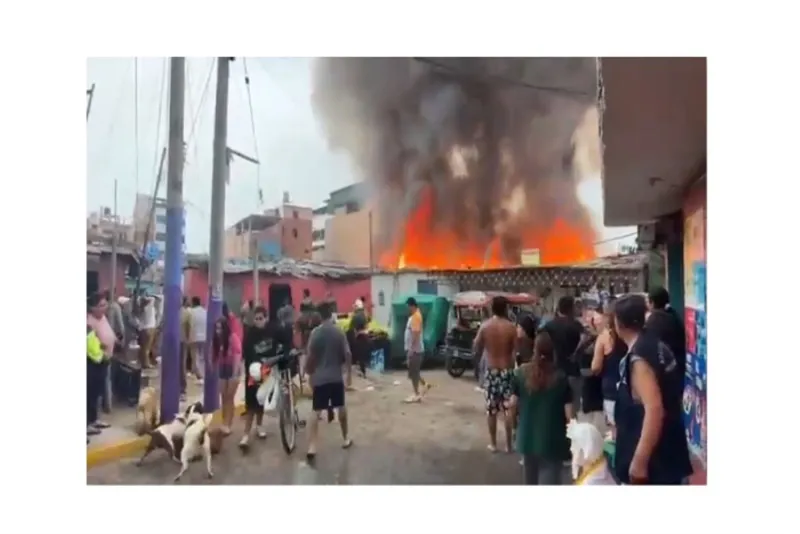Incendio de proporciones destruyó cerca de 25 viviendas en ciudad de Chancay