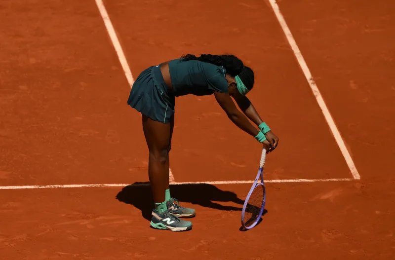 Gauff resiste al virus estomacal que causa estragos en la Caja Mágica y avanza a octavos: “Tras vomitar, me sentía con náuseas y cansada”