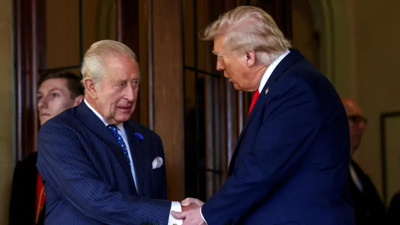 Carlos III mantiene su visita a EE. UU. pese al tiroteo en Washington y en un momento bajo de relaciones