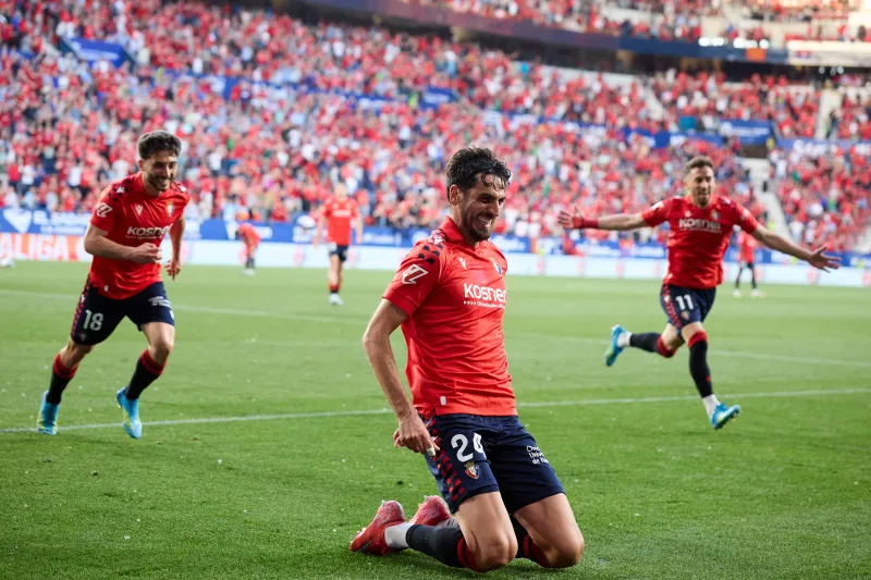 Osasuna mira hacia arriba y deja al Sevilla casi hundido y en zona de descenso