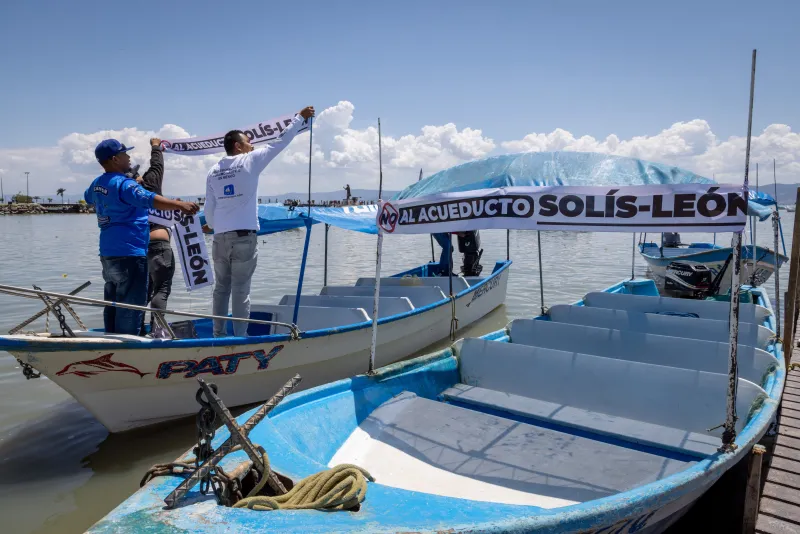 Los habitantes de la ribera del lago de Chapala rechazan el acueducto Solís-León, en Guanajuato: “Nos dejará sin agua y sin trabajo”