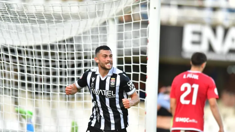 El Nàstic mira al precipicio