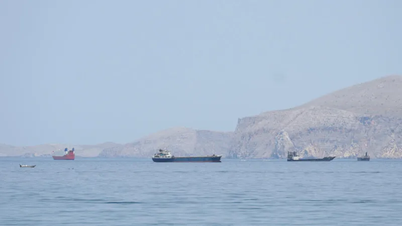 Irán propone reabrir el estrecho de Ormuz y pide a Estados Unidos que levante el bloqueo
