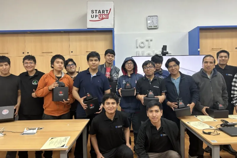 Startup peruana premiada promueve laboratorios remotos y simulaciones de robótica