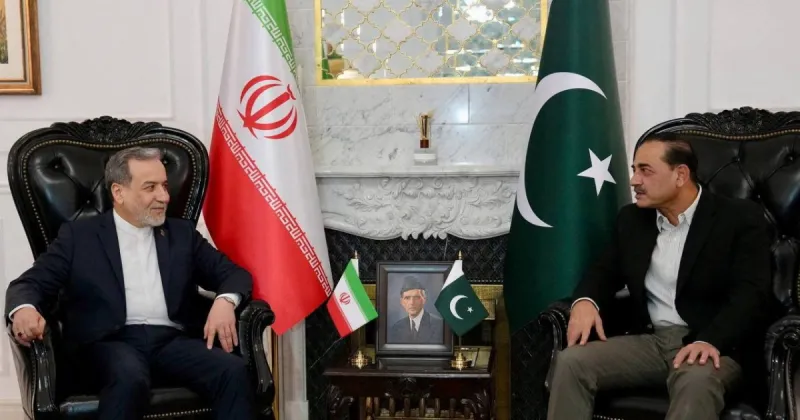 Iran offers Hormuz deal without nuclear talks, as it seeks broader buy-in