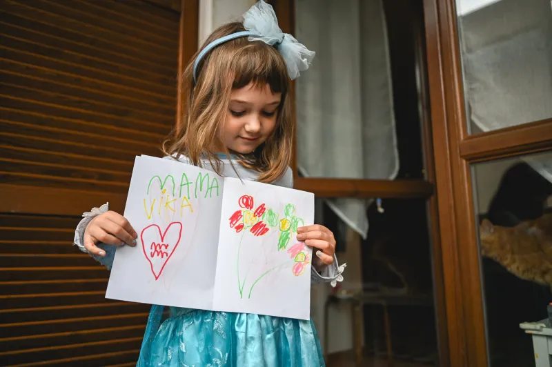 Celebrar o no el Día de la Madre en los colegios: puntos a favor y en contra