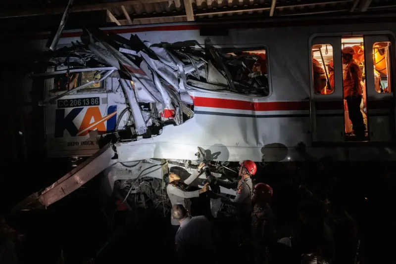 Indonesia: aumenta a 14 el saldo de muertos por choque de dos trenes en Yakarta
