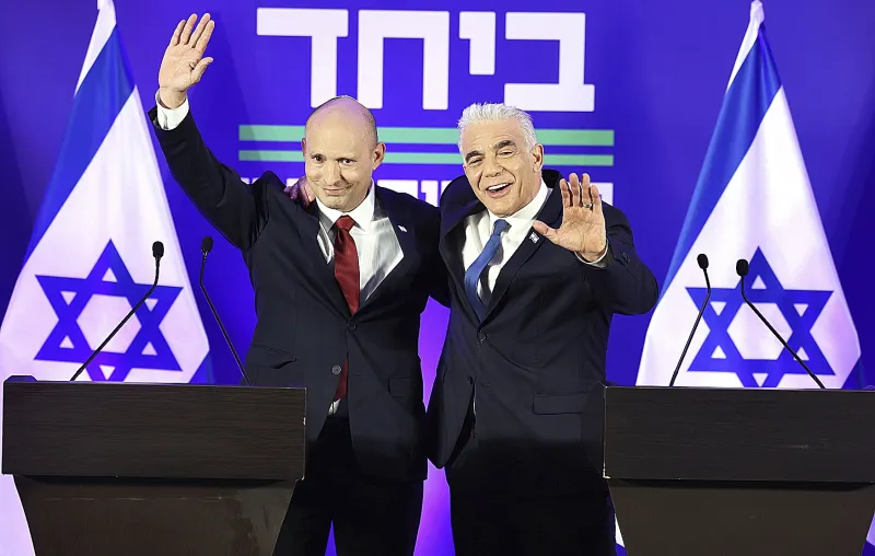 Los líderes de la oposición israelí se unen para emular a Magyar y derrotar a Netanyahu: "Momentos decisivos requieren pasos audaces"