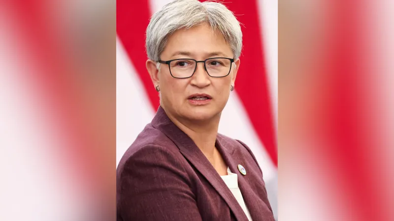 Australia’s top diplomat visits China to talk energy security