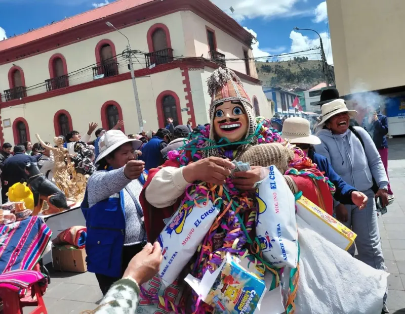Puno lanza la tradicional Feria Alasitas 2026 con participación de comerciantes bolivianos