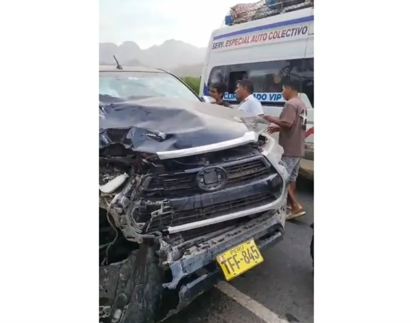 Accidente en Trujillo: choque entre camioneta y moto deja 2 personas fallecidas en Laredo
