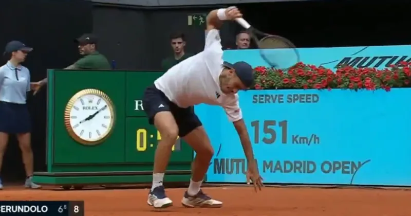 Francisco Cerúndolo perdió el set y la cabeza con Blockx en el Masters 1000 de Madrid: destrozó su raqueta contra el polvo de ladrillo