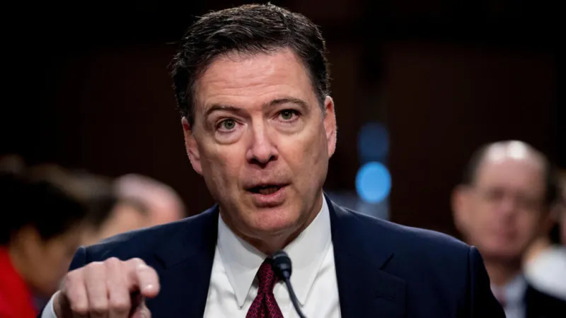 El exdirector del FBI James Comey es imputado por supuestas amenazas de muerte a Trump