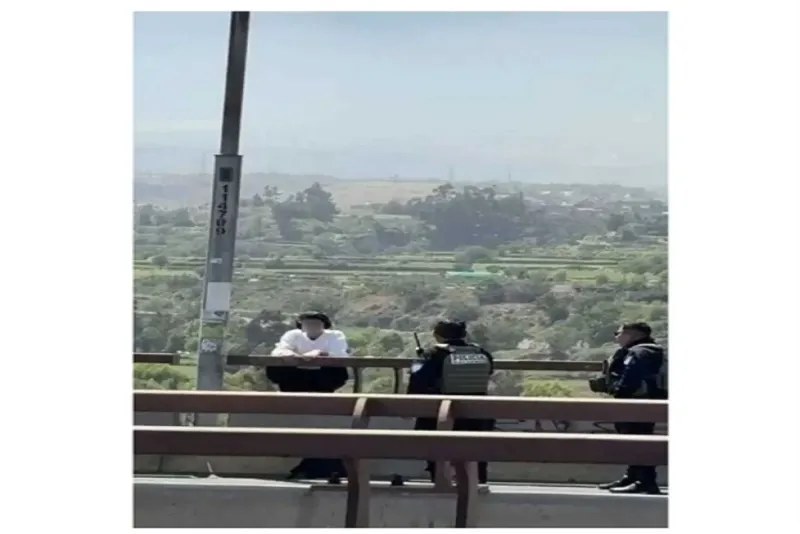 Policía Nacional evitó suicidio de un joven en el puente Chilina en Arequipa