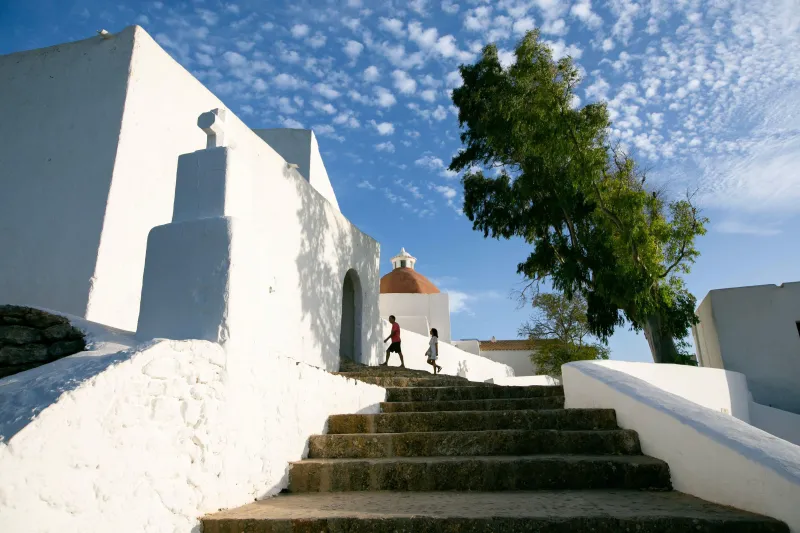 Santa Eulària des Riu, el municipio de Ibiza que dijo no a los ‘beach clubs’ y sí a los chiringuitos