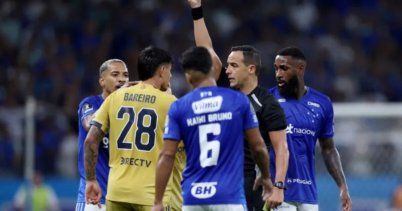 "Toca tragar mierda": el crudo posteo de disculpas de Adam Bareiro tras su expulsión en Boca vs Cruzeiro por la Copa Libertadores