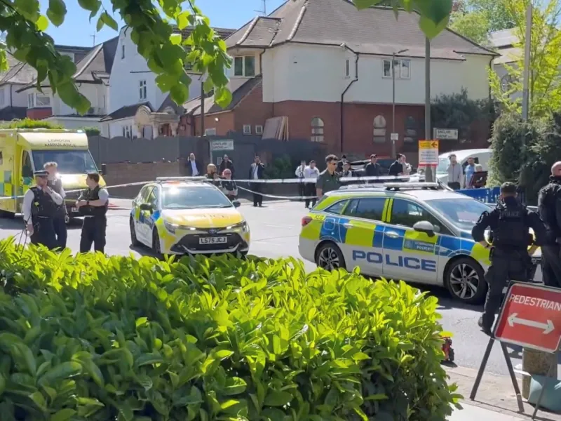 Suspect arrested after two Jewish people stabbed in London