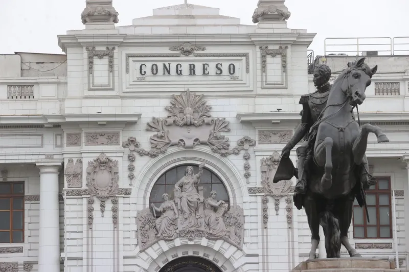 Congreso abre sus archivos históricos a la ciudadanía con exposición fotográfica