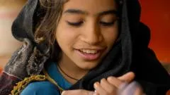 "Los demás niños no juegan conmigo desde que me infectaron": la investigación de la BBC en un hospital sospechoso de ser epicentro de una ola de contagios infantiles de VIH