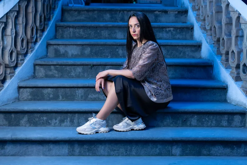 Alicia Álvarez Vaquero, ensayista: “Repetimos lo de ‘soy mi peor enemiga’, pero la raíz de ese autosabotaje está en la familia”