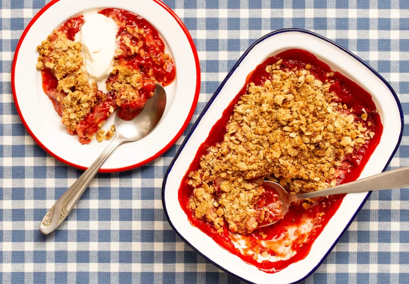 ‘Crumble’ de fresas, el postre estrella de la primavera