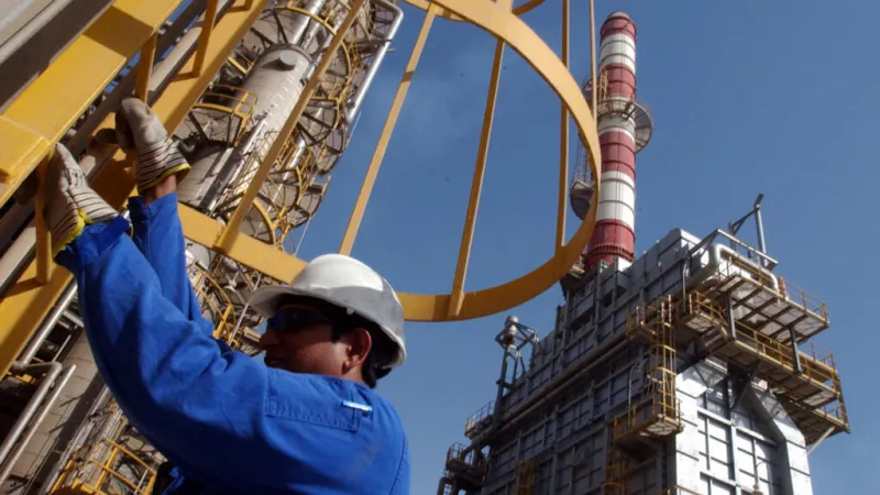 ¿Ruptura en la OPEP? La salida de Emiratos Árabes tensiona el mercado petrolero