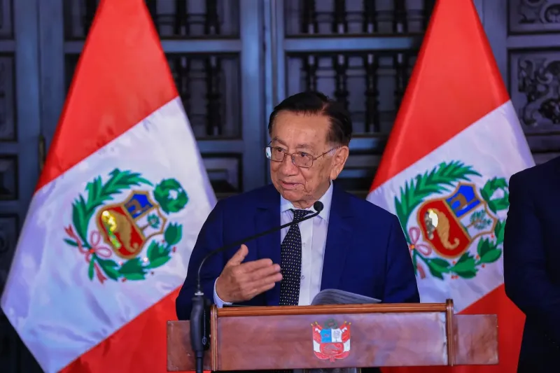 Presidente Balcázar reconoce el esfuerzo de los trabajadores peruanos