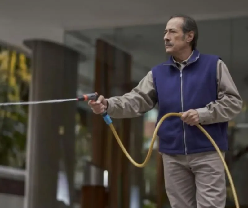 El Encargado ya se encuentra disponible con todos sus episodios en Disney+