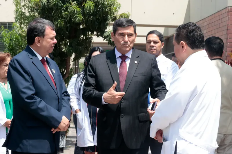 Jefe del Gabinete reitera compromiso del Gobierno para el cierre de brechas en salud