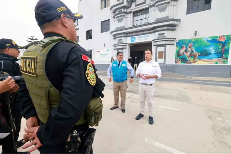 Ministro de Justicia y Derechos Humanos lidera megaoperativo en centros juveniles