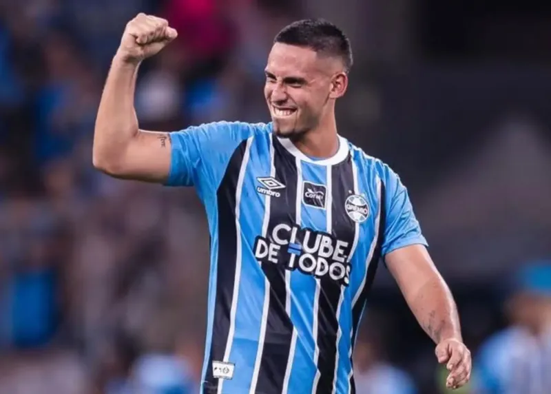 Gremio habría blindado a Erick Noriega con 40 millones en la cláusula de rescisión