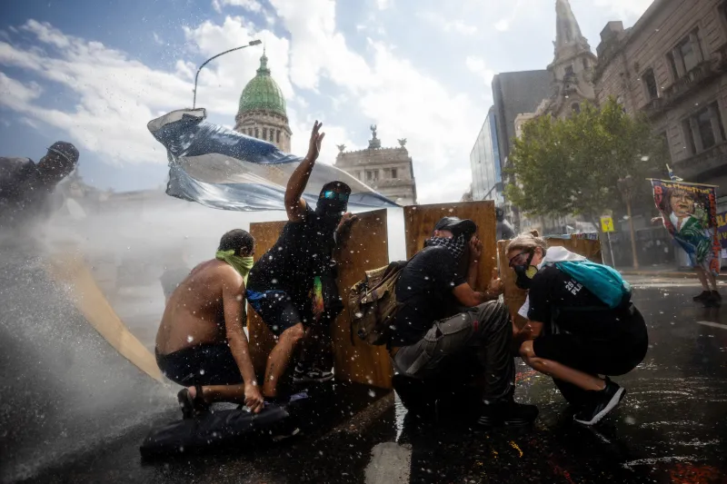 Vengo de la Argentina de Milei, vengo del (posible) futuro