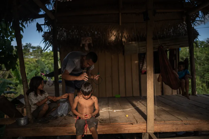 Entre el crimen y el Estado: impactos en los pueblos indígenas y respuestas insuficientes en la Amazonia