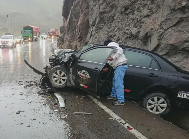 Accidente en la Carretera Central: choque frontal deja ocho personas heridas en La Oroya