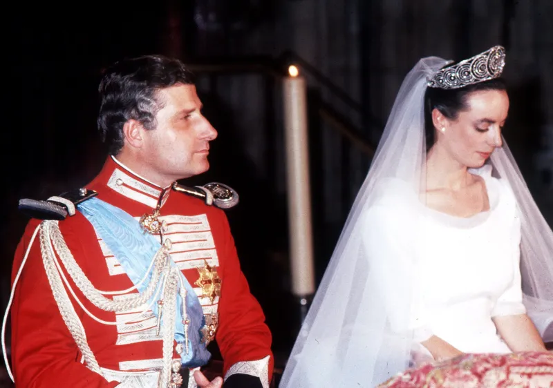 Vendida en Estados Unidos por dos millones de euros la tiara que Cayetana de Alba vendió para comprarle un caballo a su hijo Cayetano