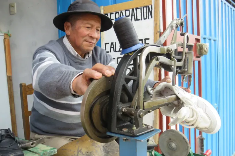 Trabajadores ejemplares: a sus 70 años dos usuarios de Pensión 65 impulsan emprendimientos