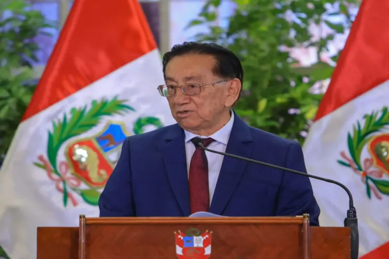 Presidente Balcázar rinde homenaje a los trabajadores en su día