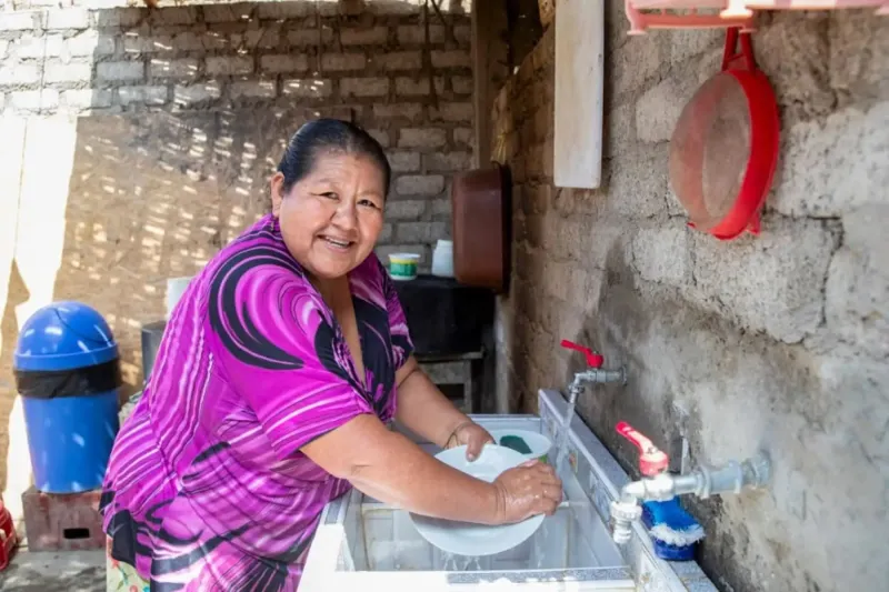 Gobierno transfiere recursos a 15 EPS para garantizar distribución gratuita de agua