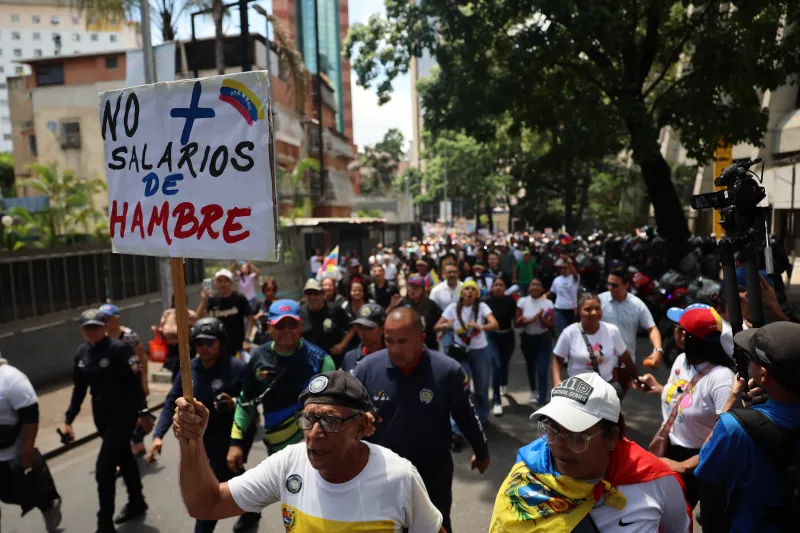 El aumento del salario en Venezuela vuelve a quedarse en un bono