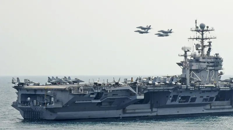Trump envía al portaaviones Abraham Lincon a las costas cubanas: "Estaremos tomando Cuba casi de inmediato"