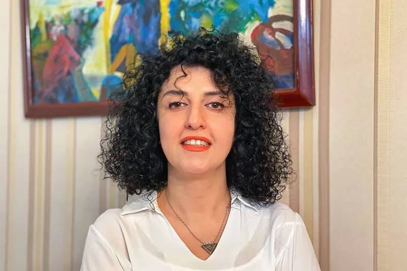 La Nobel de la Paz iraní Narges Mohammadi, hospitalizada tras deteriorarse gravemente su salud en prisión