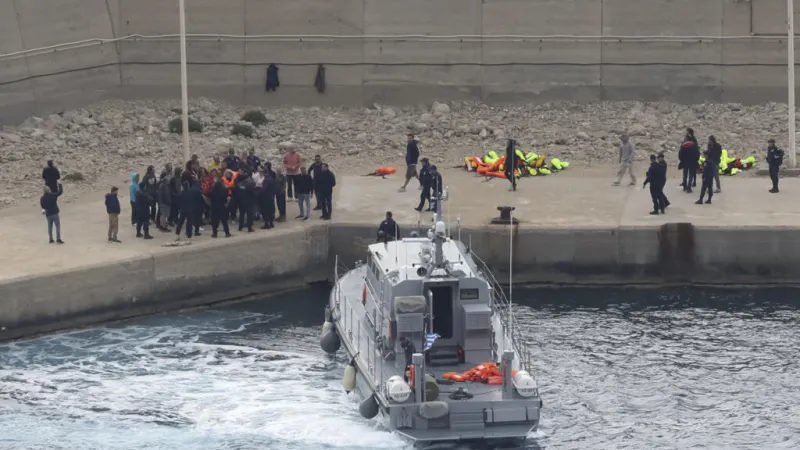 Israel detiene a dos activistas de Gaza tras interceptar flotilla de ayuda en aguas internacionales