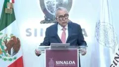 Rubén Rocha deja "temporalmente" el cargo de gobernador de Sinaloa mientras la Fiscalía de México investiga sus presuntos nexos con el cartel de "Los Chapitos"