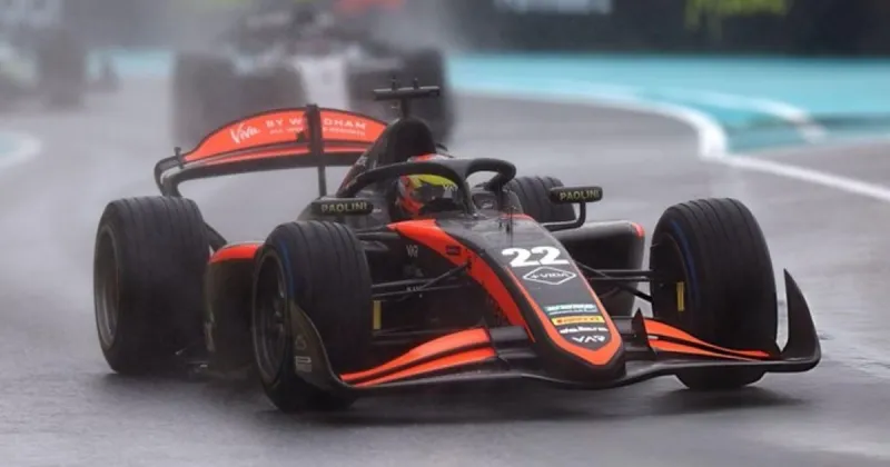 Nicolás Varrone y un domingo caótico bajo la lluvia en Miami: terminó 13° en la carrera principal de la Fórmula 2