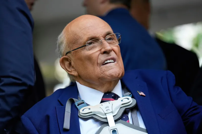 El ex alcalde de Nueva York Rudy Giuliani, hospitalizado en estado crítico