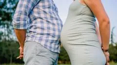El extraño síndrome que hace a los padres sentirse embarazados